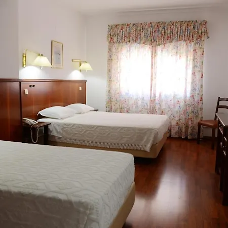 Estalagem Sequeira Bed & Breakfast 3*